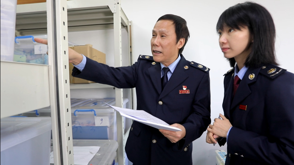 珠海税警联合侦破特大虚开机动车销售统一发票案