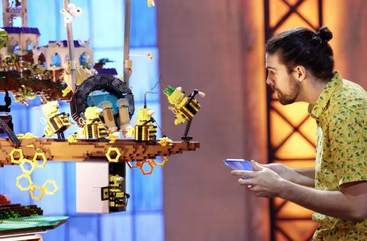 用乐高的思维来造智能汽车，会发生什么有趣的事？