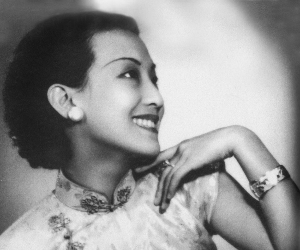 民国大明星周璇红遍上海滩37岁早逝一组老照片卖几百万