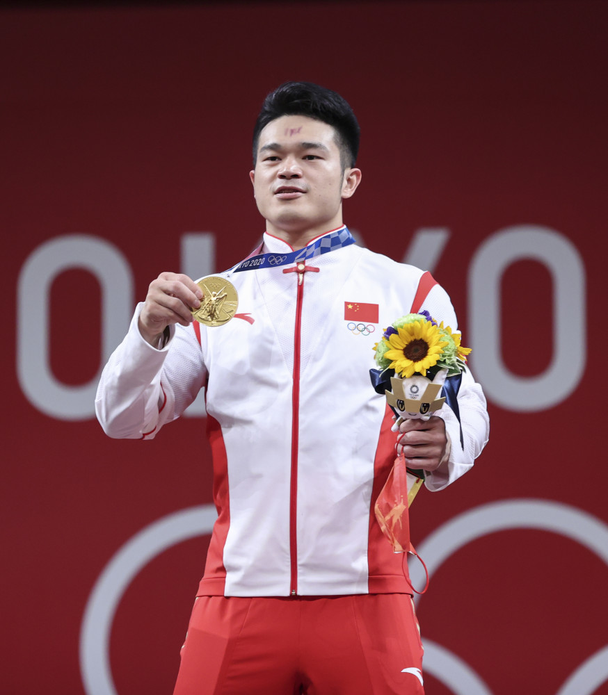 (东京奥运会)举重——男子73公斤:石智勇夺冠(3)