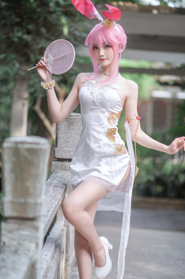 崩坏三八重樱cos,想和我一起跳舞吗?