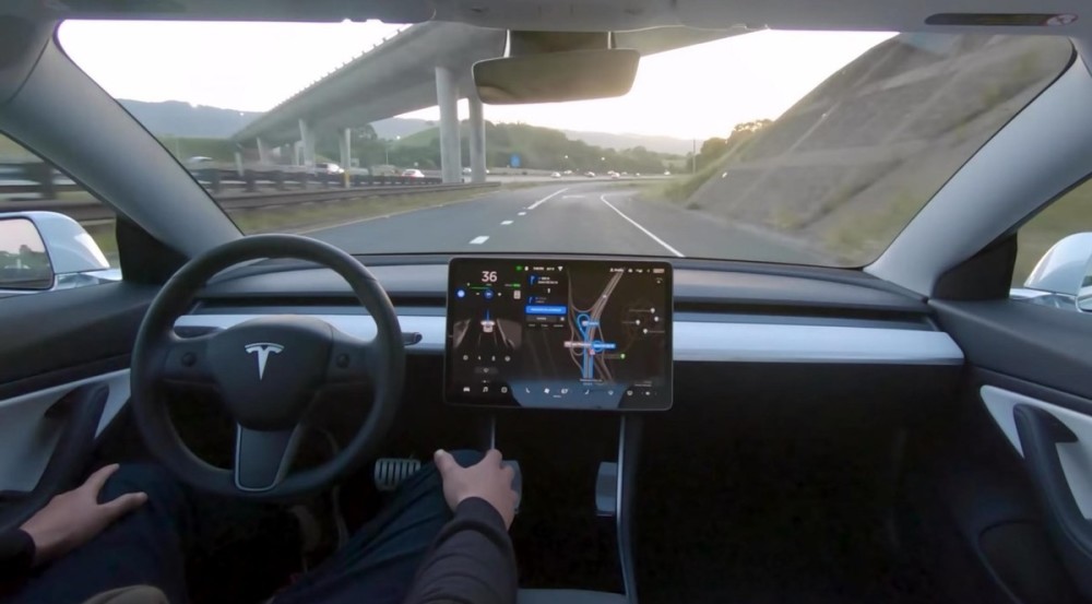 特斯拉一步险棋：取消毫米波雷达采用纯视觉，自动驾驶更靠谱了吗