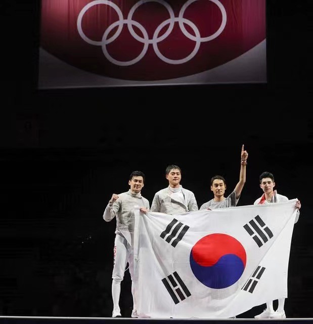 奥运金牌击剑男子佩剑团体决赛韩国队一路领先强势夺冠