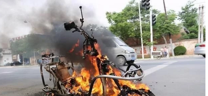 我国新能源又突破！跨时代钠电池将要发布，电动车缺陷或被解决？