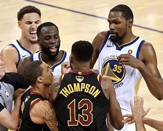 最想擁吻的型男 《雷鳴三國》周瑜拔劍來襲