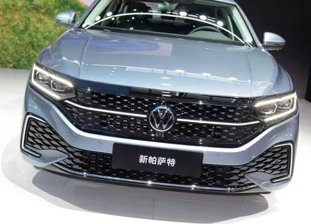 新款帕萨特外观颜值整体提升！最新的插电式混合动力！150匹马力起步