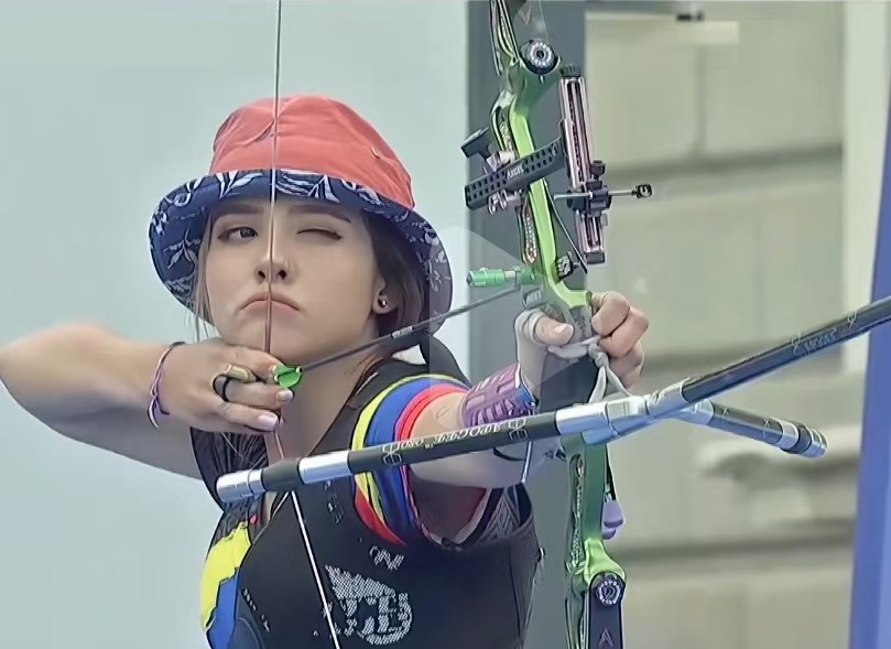 valentina acosta giraldo瓦伦蒂娜·阿科斯塔·吉拉尔多(2000年)曾