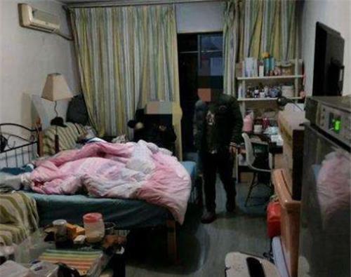 结果,一进去就被绑了,纪光被绑了之后,李忠吉又来到了702,让纪光的