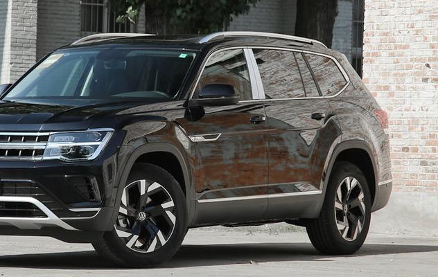 从近30万降至23万多，丰田汉兰达又遇“强将”，车长超5米轴距2米98