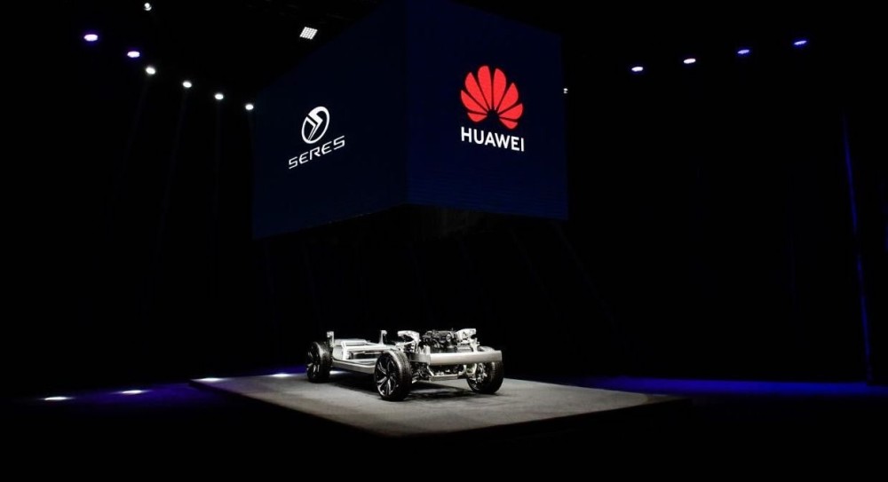 【早知道】华为智驾负责人被免职；小米汽车抓紧招兵买马