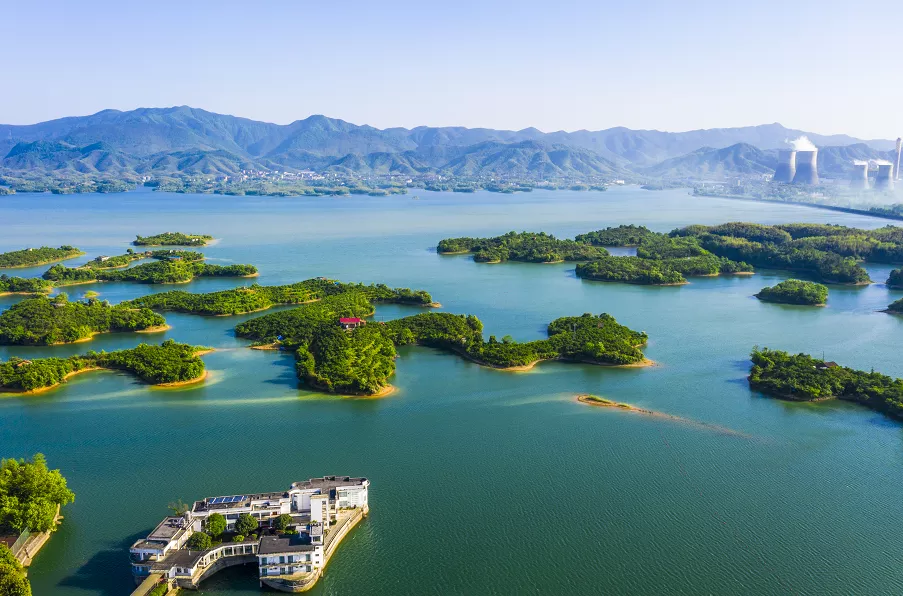 做"咸宁蓝"站在咸宁的街头仰望天空每一秒都美得像童话三湖连江或流动