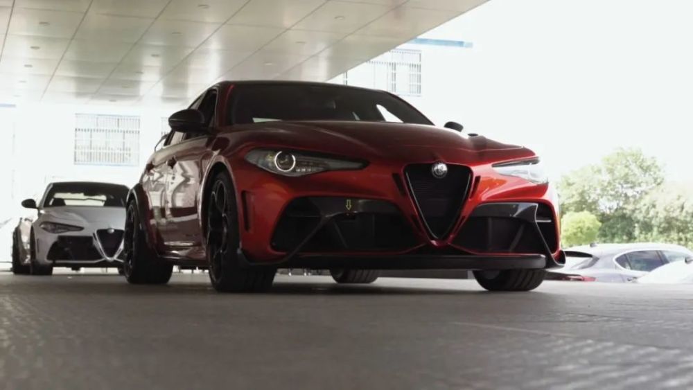 全国首试！新款四门“法拉利”？