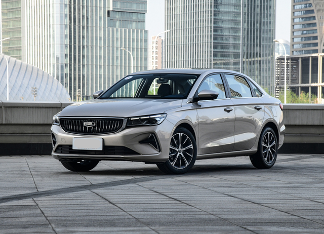 吉利“跳水成功”，新帝豪降至5.68万，日产轩逸要有危机感了