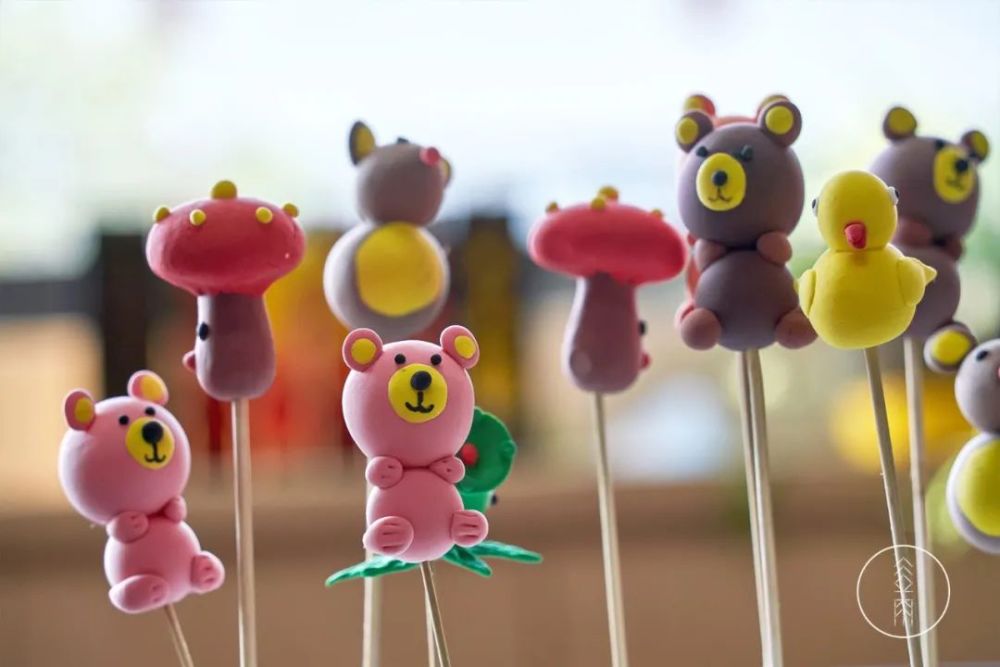 在小个头的泥人里捏出自己的平凡天地