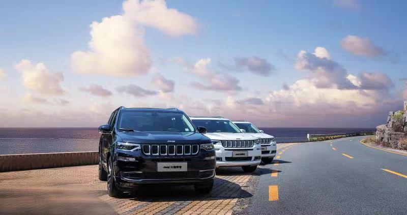 Jeep“双指”领衔，广汽菲克用拳头产品闯市场