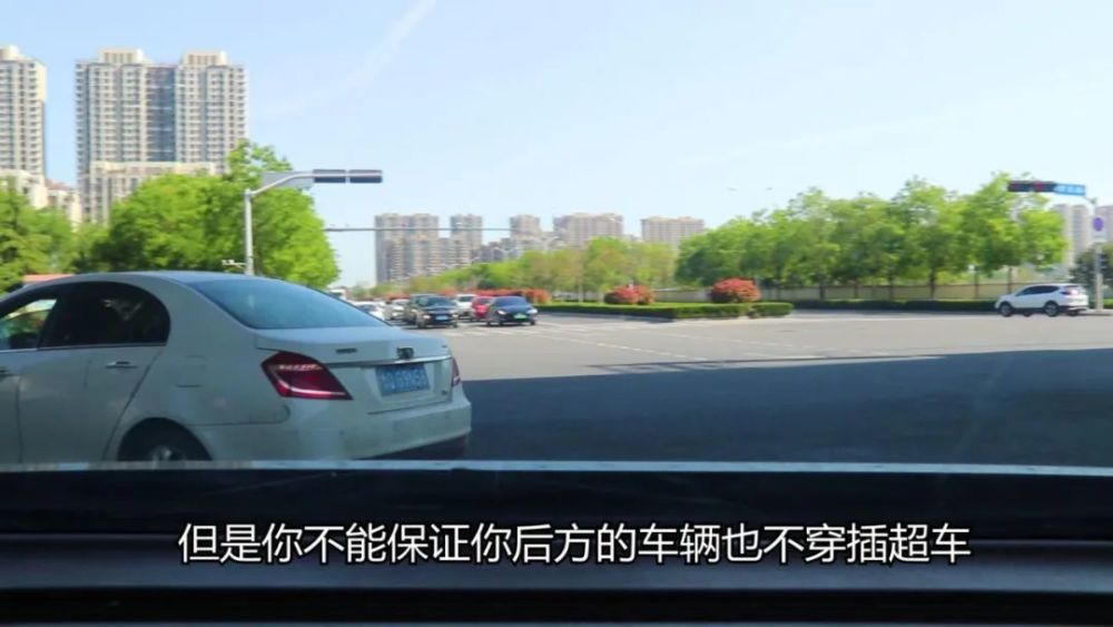 同样是路口左转抄近路，有的属于违规有的却不是，内涵原因分析