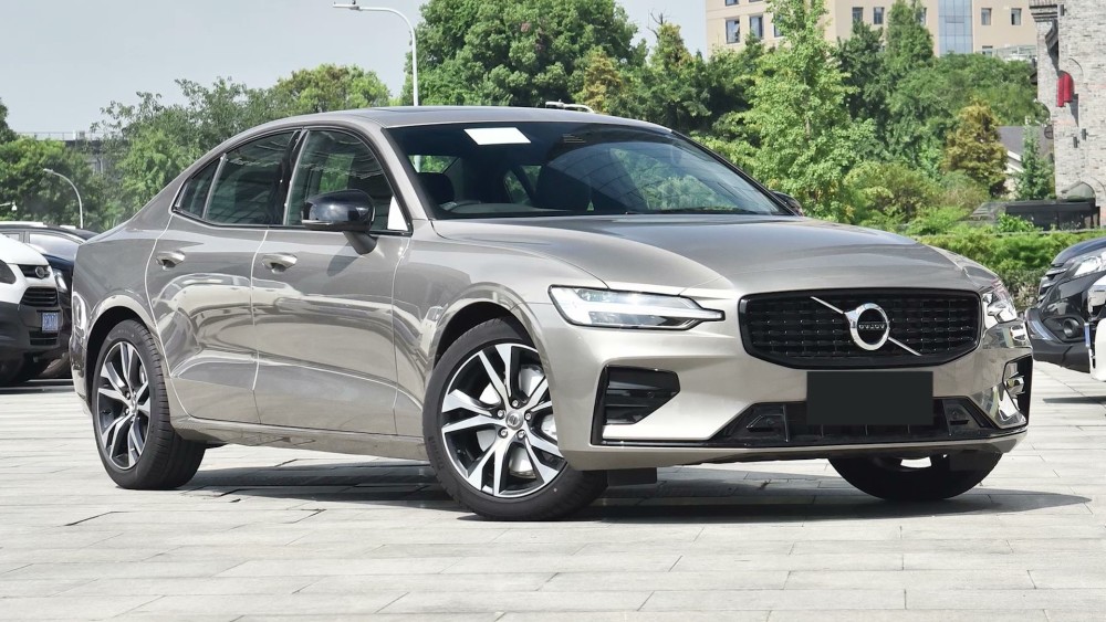 沃尔沃S60也能谈性能？和同级别的BBA比，真的有优势吗？