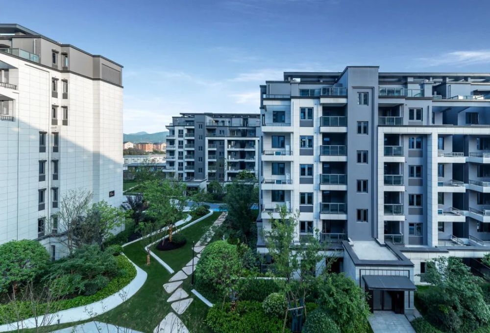 禹洲泊朗廷:4幢高层和13幢洋房!亚奥美学品质!不摇号准现房!