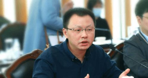 华为“重臣”被免职，任正非亲自签批，仅仅因他抨击特斯拉吗？