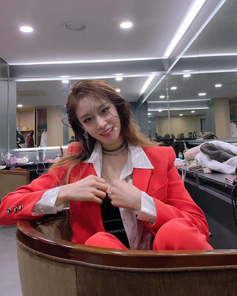 朴智妍,是韓國一名女歌手,舞蹈員,模特兒,演員,主持和配音員,也是女子