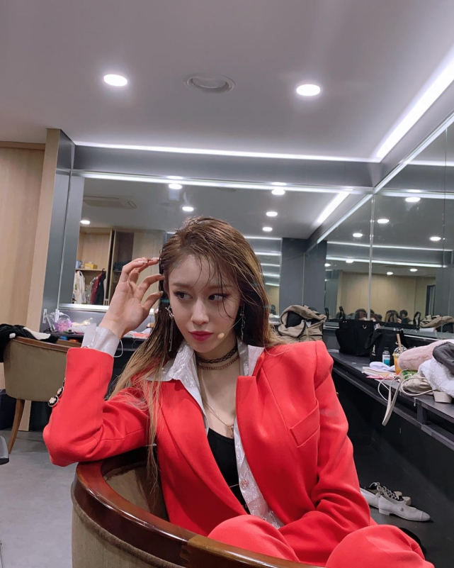 朴智妍,是韓國一名女歌手,舞蹈員,模特兒,演員,主