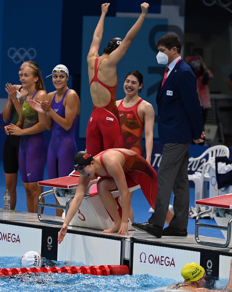 东京奥运会游泳女子4x200米自由泳接力决赛中国队打破世界纪录并夺冠