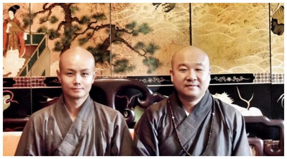 从金牌主持到身败名裂,在非诚勿扰销声匿迹,45岁乐嘉出家了?