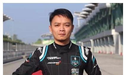 对他十分陌生,却也如此,蒋鑫身上的绯闻不多,妻子是曾经的艺人李静茹