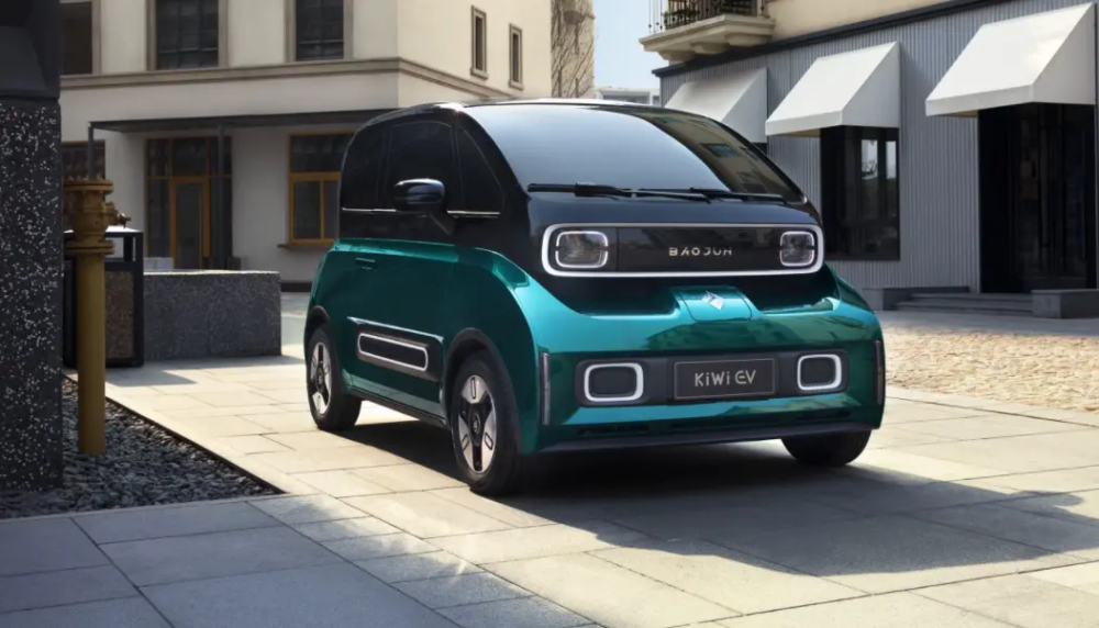宝骏KiWi EV即将上市 主打科技牌 颜值评价褒贬不一