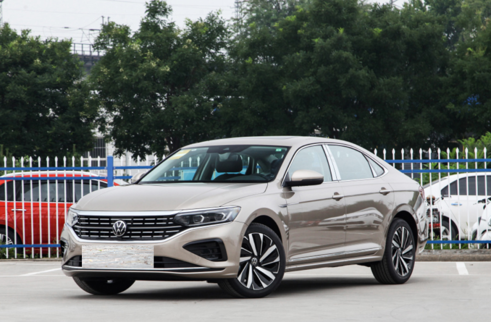 最新帕萨特现已到店，内饰/外观调整，挑不出毛病，放弃雅阁等它