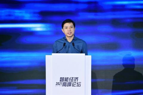 李彦宏：八项关键AI技术将在10年内改变社会，包括自动驾驶、AI芯片等