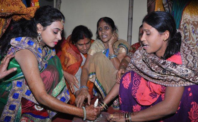 "婆罗门,刹帝利,吠舍,首陀螺,达利特",虽然从法律意义上已经被取消,但