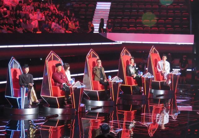 2021《中国好声音》高燃回归,全新4 4模式开启新征程