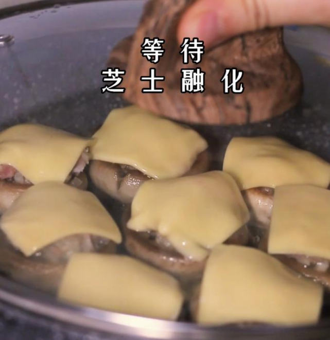 口感高级的海明威煎蘑菇