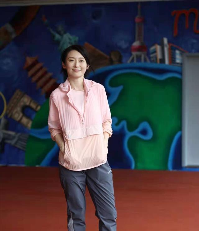 被老板杨受成叫"英皇一姐",周家怡42岁生日自曝没有拍拖|周家怡|杨受