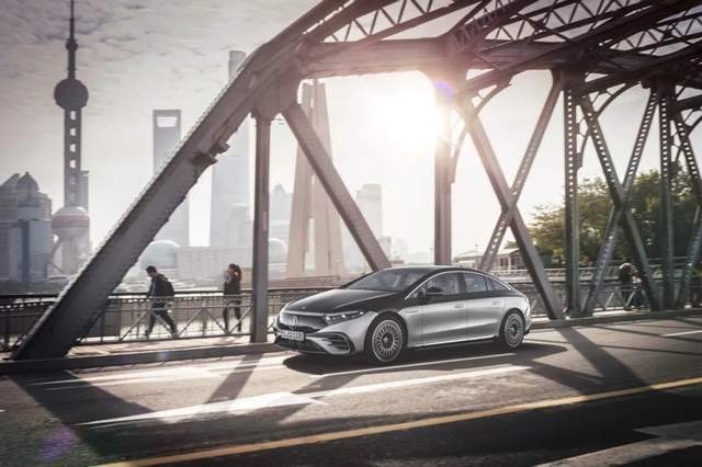 ALL in 电动的奔驰，等不起的传统车企