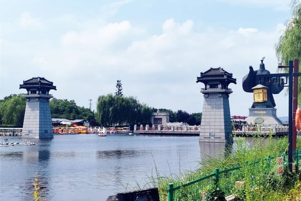 喜报塑美创佳争优迎盛典汉城湖景区展风采