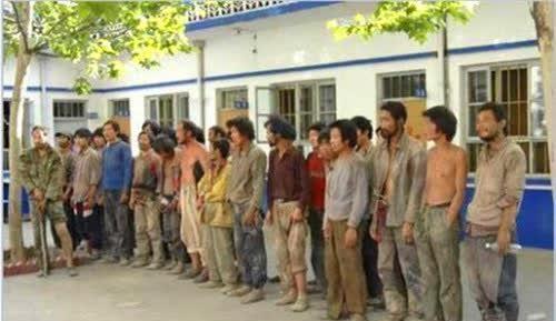 山西黑砖窑案:31名农民成窑奴,每天强制工作20小时,最小的13岁