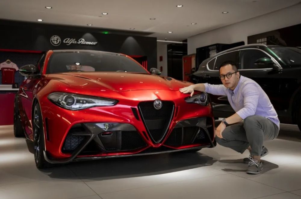 国内首拍！揭秘史上最强四门房车——阿尔法罗密欧GTAm