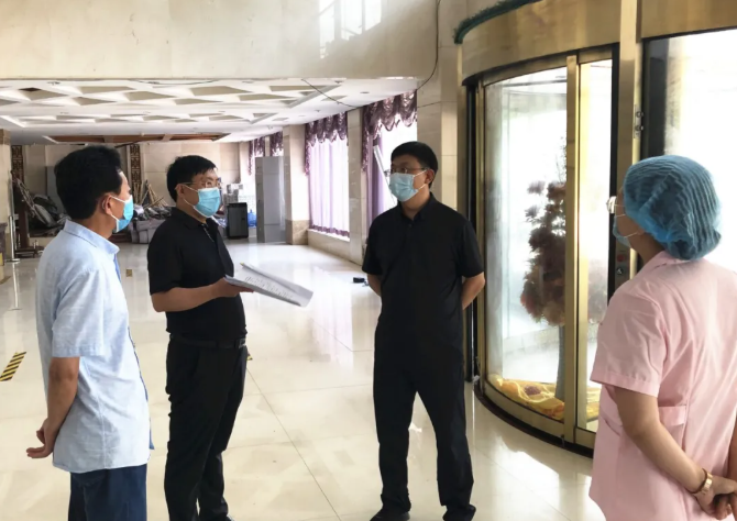 张义金一线督导检查疫情防控