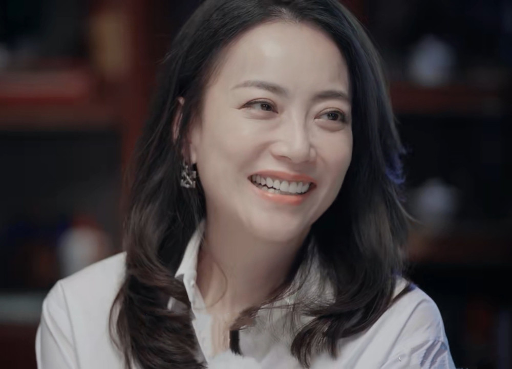 香港最后一个"金牌经纪人"霍汶希,和她背后不省心的艺人们