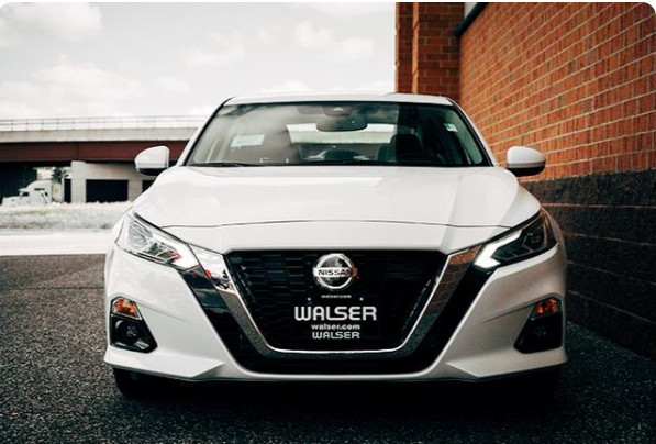 还在看本田雅阁？搭2.0T＋8at配四驱，2022款日产天籁曝光