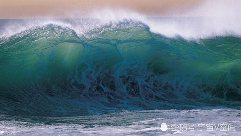 500米大海啸图片图片