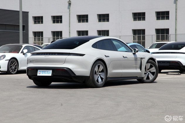 虽然是一台纯电动车,但却拥有着保时捷的精髓