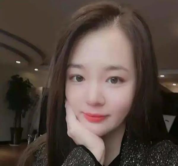 自从在上海车展维权之后,张女士受到了不少的影响,先是被网友围攻谩骂