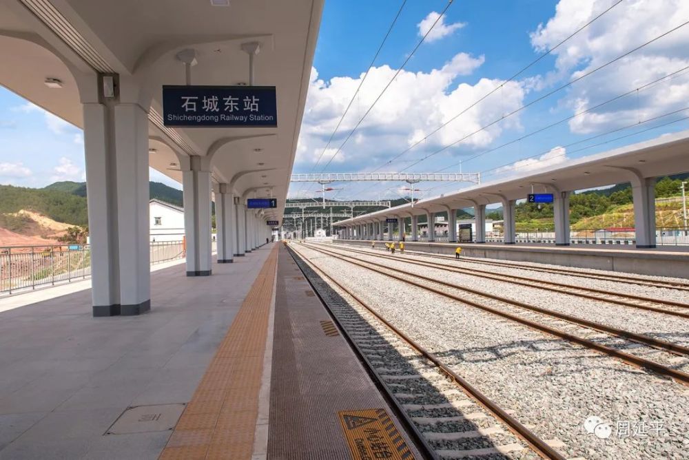 興泉鐵路接觸網送電石城要通火車了跟隨鏡頭搶先看石城東站火車站