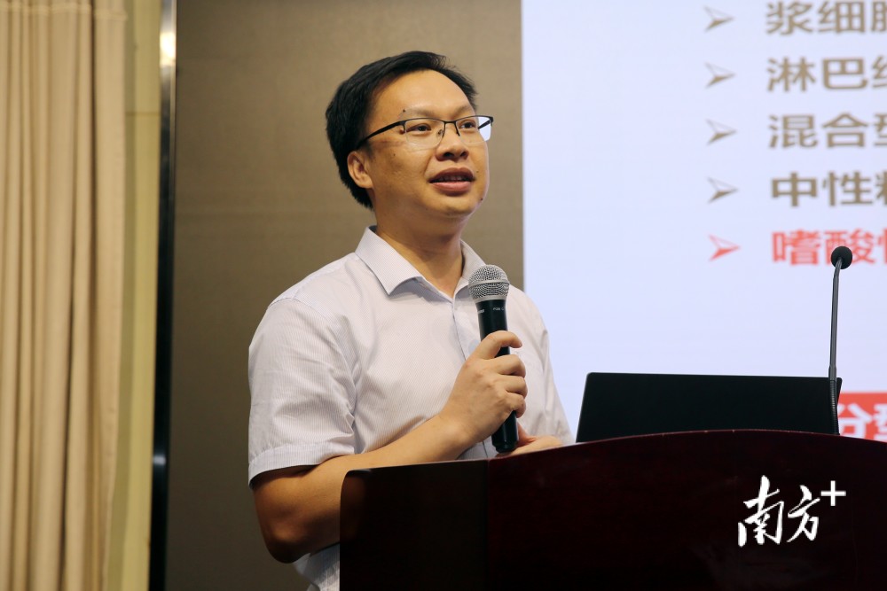 中山三院副院长杨钦泰介绍了耳鼻喉科与清华珠三角研究院联合研发的"