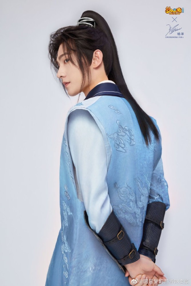 杨洋古风造型yyds这些帅气造型你知道几个