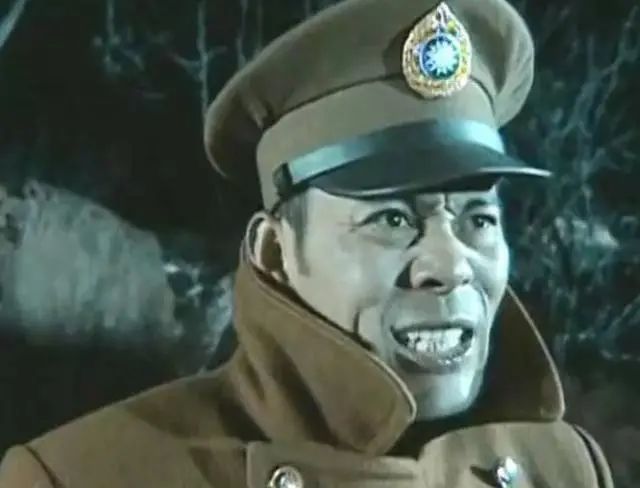 亮剑中,楚云飞是黄埔五期的,为何在抗战时期一直是上校团长?