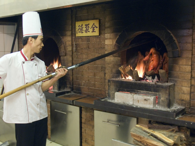 中国美食北京全聚德挂炉烤鸭